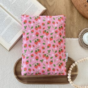 Strawberry könyvtok - Cipzáras 